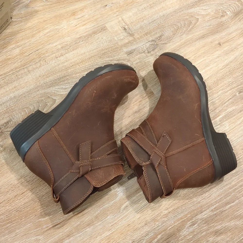🤎NIB Clarks Women's Dark Brown Ankle Booties size 6.5 W - Picture 8 of 16